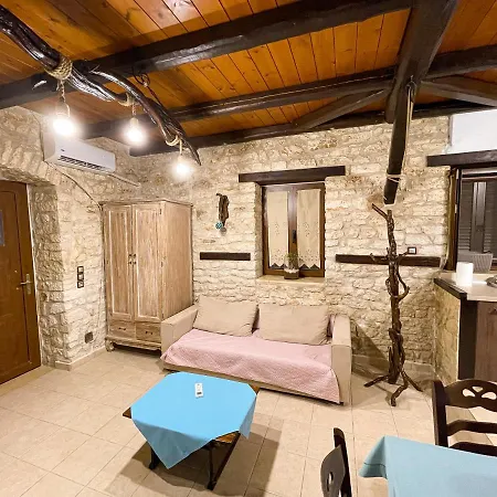 House Of Stone - 2.5km From Nidri
