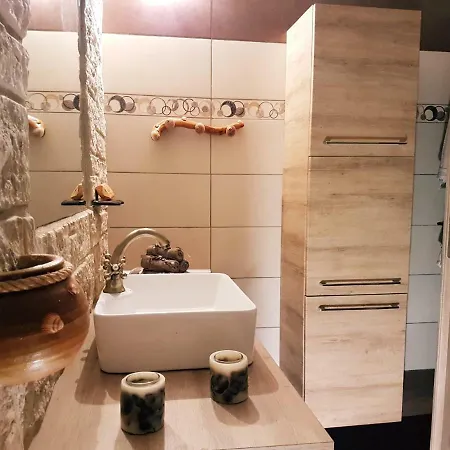 House Of Stone - 2.5km From Nidri Casa vacanze